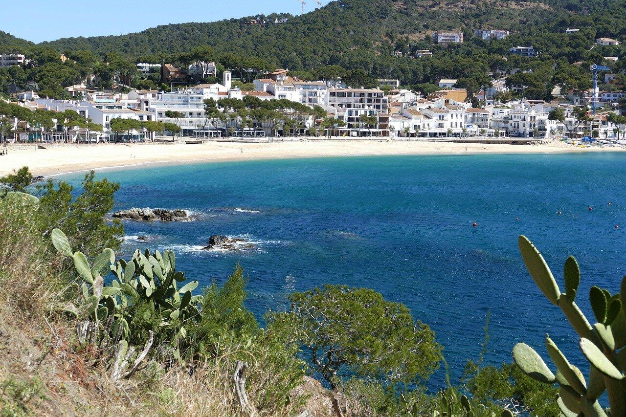 The Catalan Coast in Winter: Sea Walks Without the Summer Script