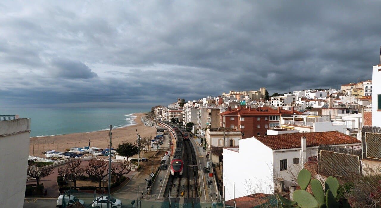 Sant Pol de Mar by Train: A Sea, Streets and Lunch Day