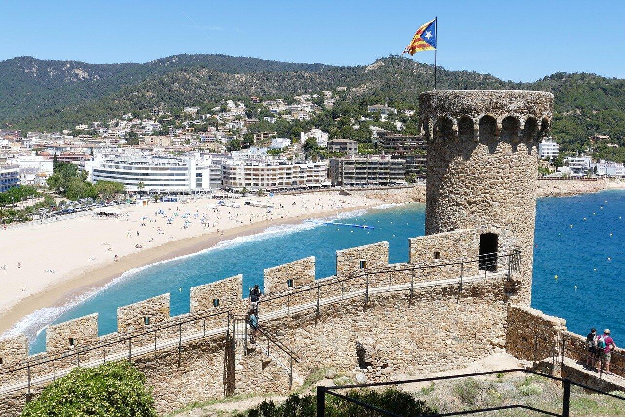 Pine-backed rocky Costa Brava cove near Begur suitable for a cautious shore entry