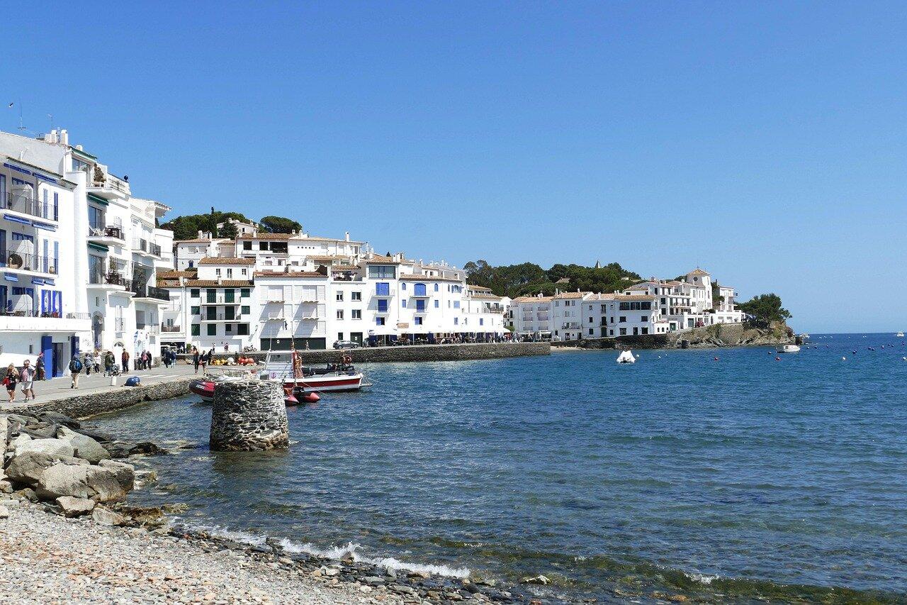 Costa Brava rocky cove coastal path